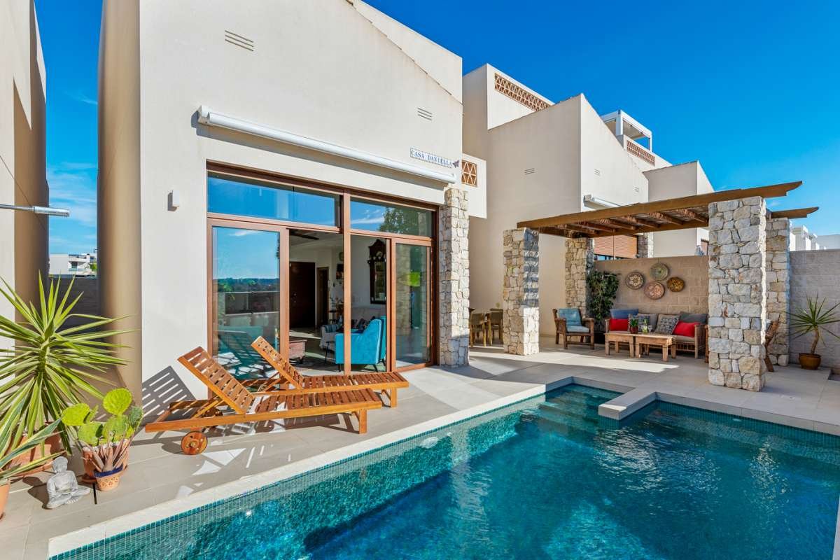 3 Bedroom 2 Bathroom Villa in Benijófar