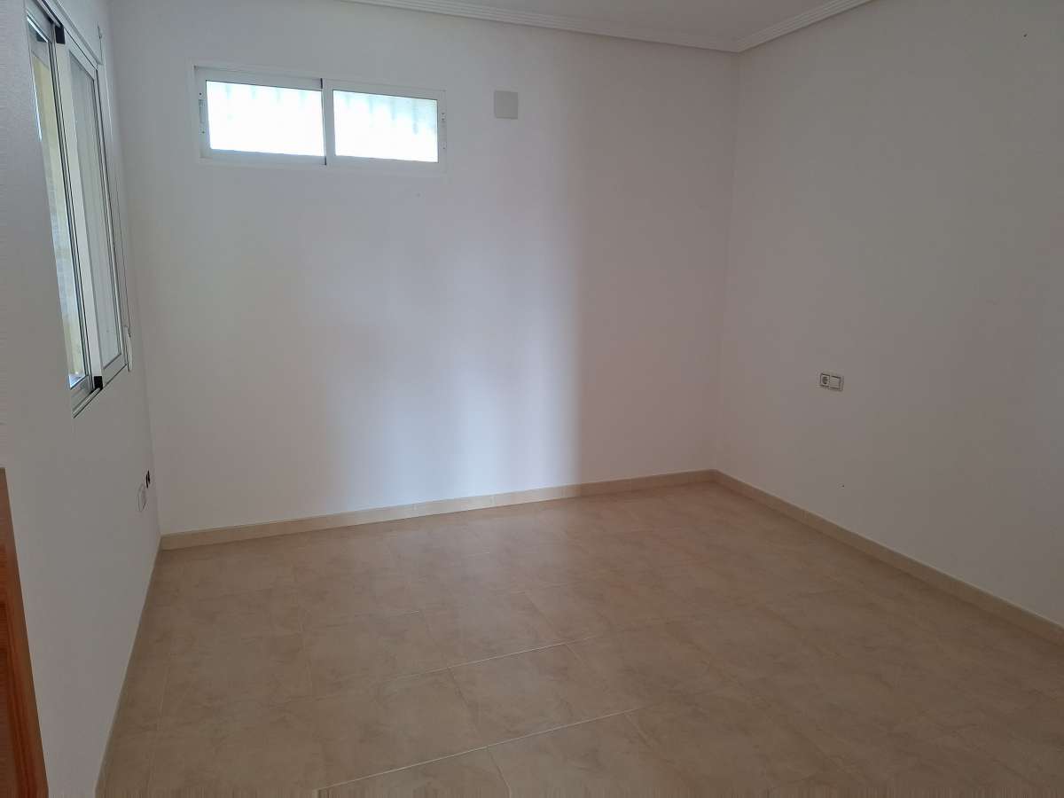 Resale - 3 Bedroom 2 Bathroom Apartment in Villamartín - - Alicante Resale - 3 Bedroom 2 Bathroom Apartment in Villamartín - - Alicante