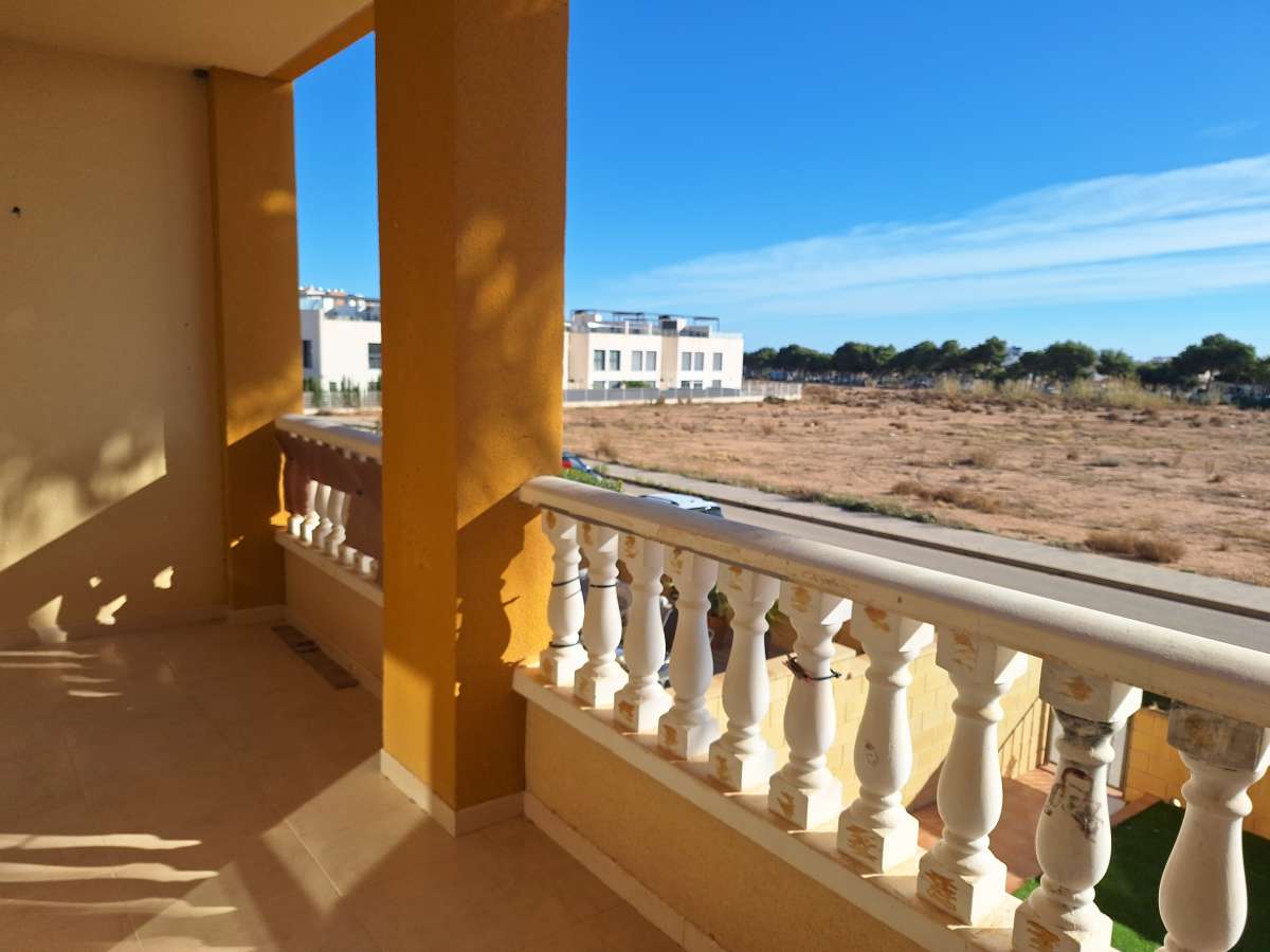 Resale - 3 Bedroom 2 Bathroom Apartment in Villamartín - - Alicante Resale - 3 Bedroom 2 Bathroom Apartment in Villamartín - - Alicante