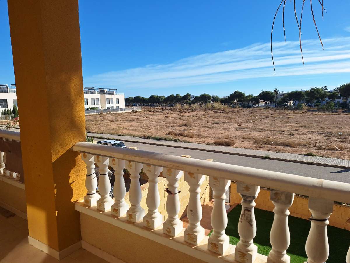 Resale - 3 Bedroom 2 Bathroom Apartment in Villamartín - - Alicante Resale - 3 Bedroom 2 Bathroom Apartment in Villamartín - - Alicante