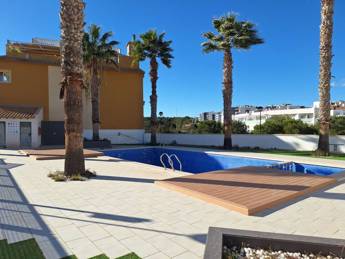 Resale - 3 Bedroom 2 Bathroom Apartment in Villamartín - - Alicante Resale - 3 Bedroom 2 Bathroom Apartment in Villamartín - - Alicante