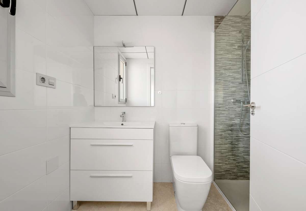 Resale - 3 Bedroom 2 Bathroom Apartment in Villamartín - - Alicante Resale - 3 Bedroom 2 Bathroom Apartment in Villamartín - - Alicante