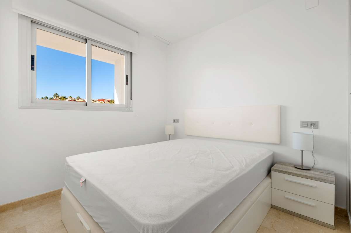 Resale - 3 Bedroom 2 Bathroom Apartment in Villamartín - - Alicante Resale - 3 Bedroom 2 Bathroom Apartment in Villamartín - - Alicante