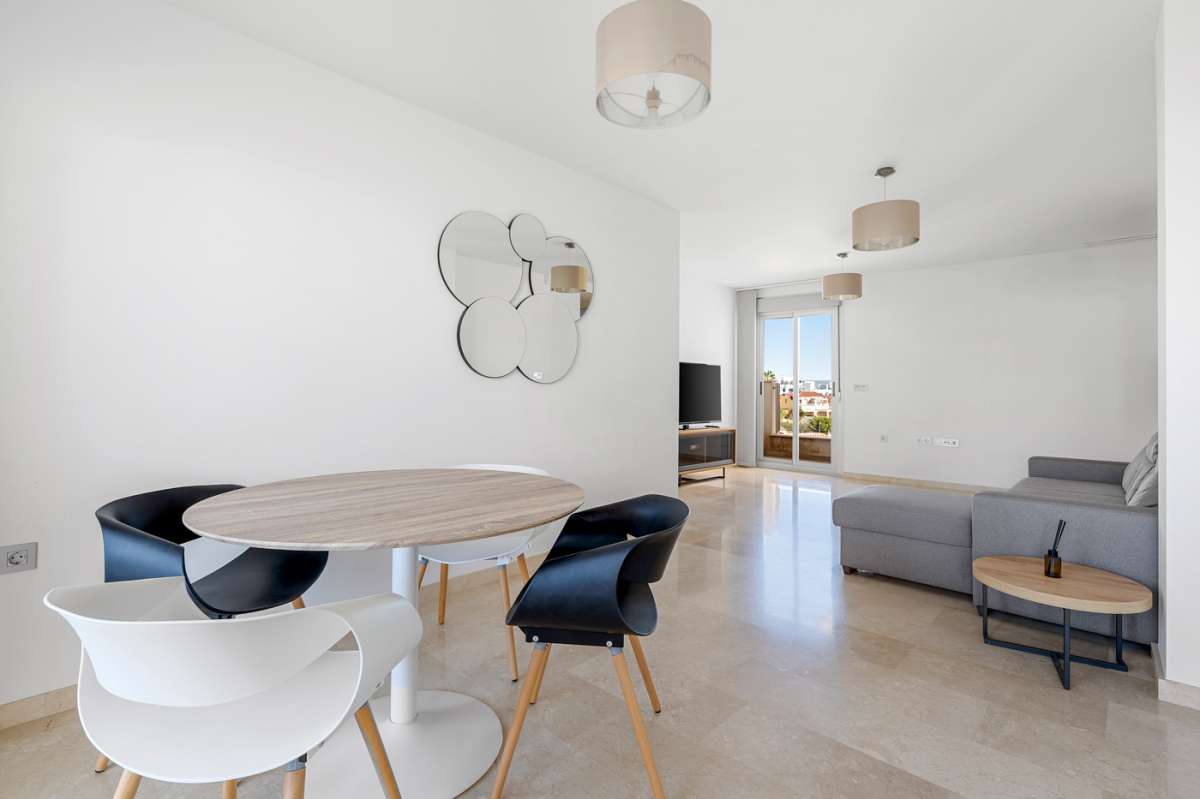 Resale - 3 Bedroom 2 Bathroom Apartment in Villamartín - - Alicante Resale - 3 Bedroom 2 Bathroom Apartment in Villamartín - - Alicante