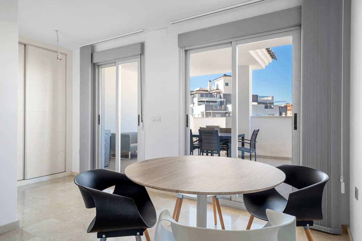 Resale - 3 Bedroom 2 Bathroom Apartment in Villamartín - - Alicante Resale - 3 Bedroom 2 Bathroom Apartment in Villamartín - - Alicante