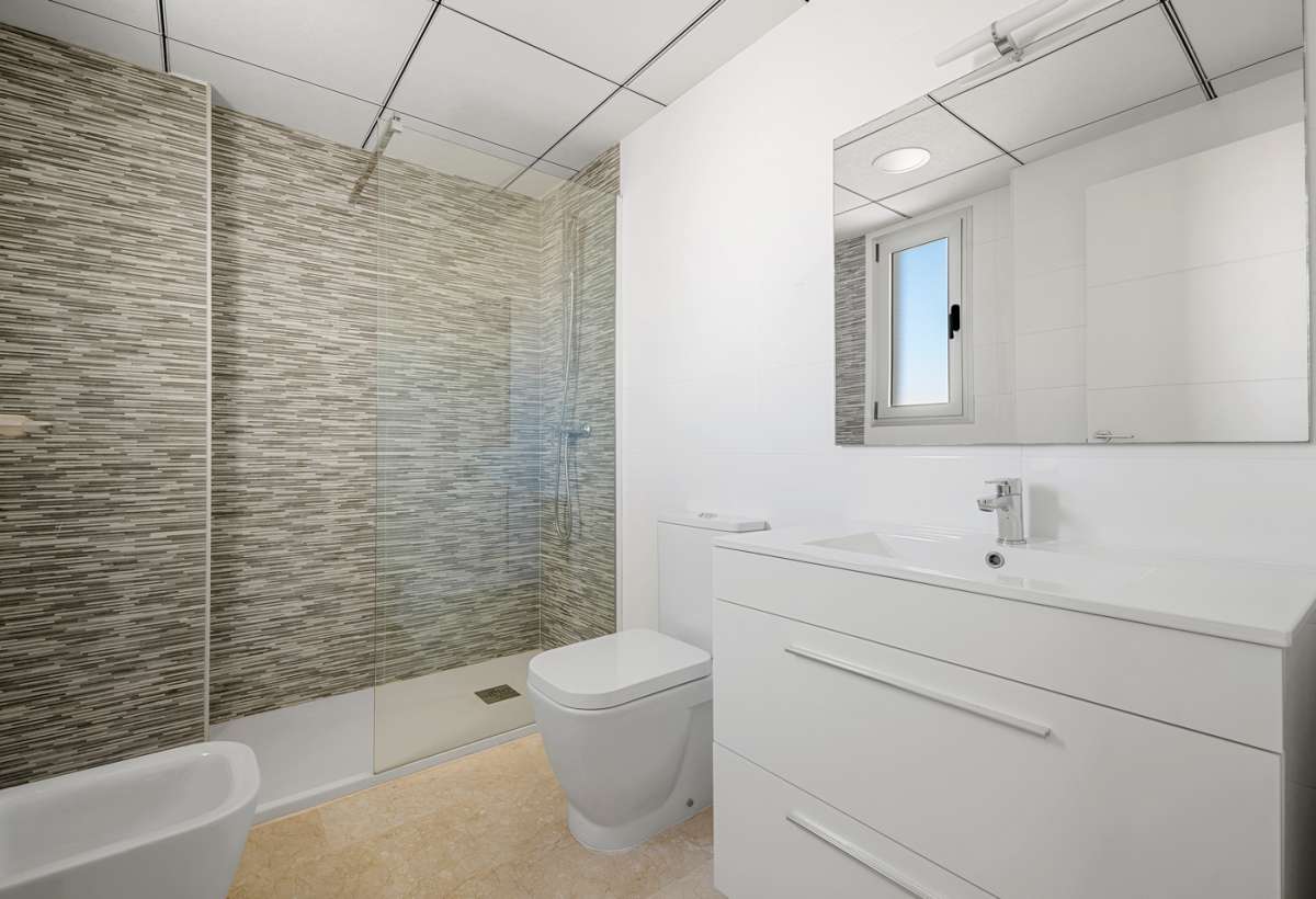 Resale - 3 Bedroom 2 Bathroom Apartment in Villamartín - - Alicante Resale - 3 Bedroom 2 Bathroom Apartment in Villamartín - - Alicante