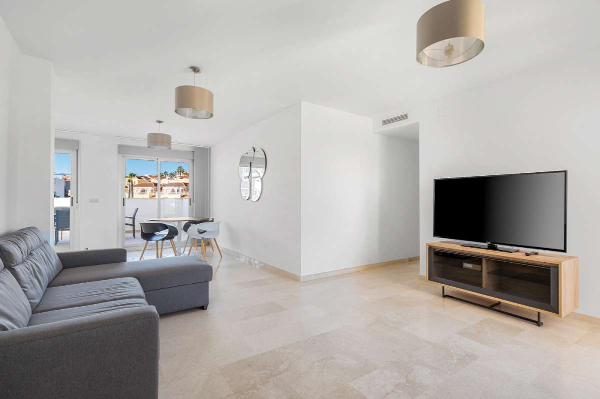 Resale - 3 Bedroom 2 Bathroom Apartment in Villamartín - - Alicante Resale - 3 Bedroom 2 Bathroom Apartment in Villamartín - - Alicante