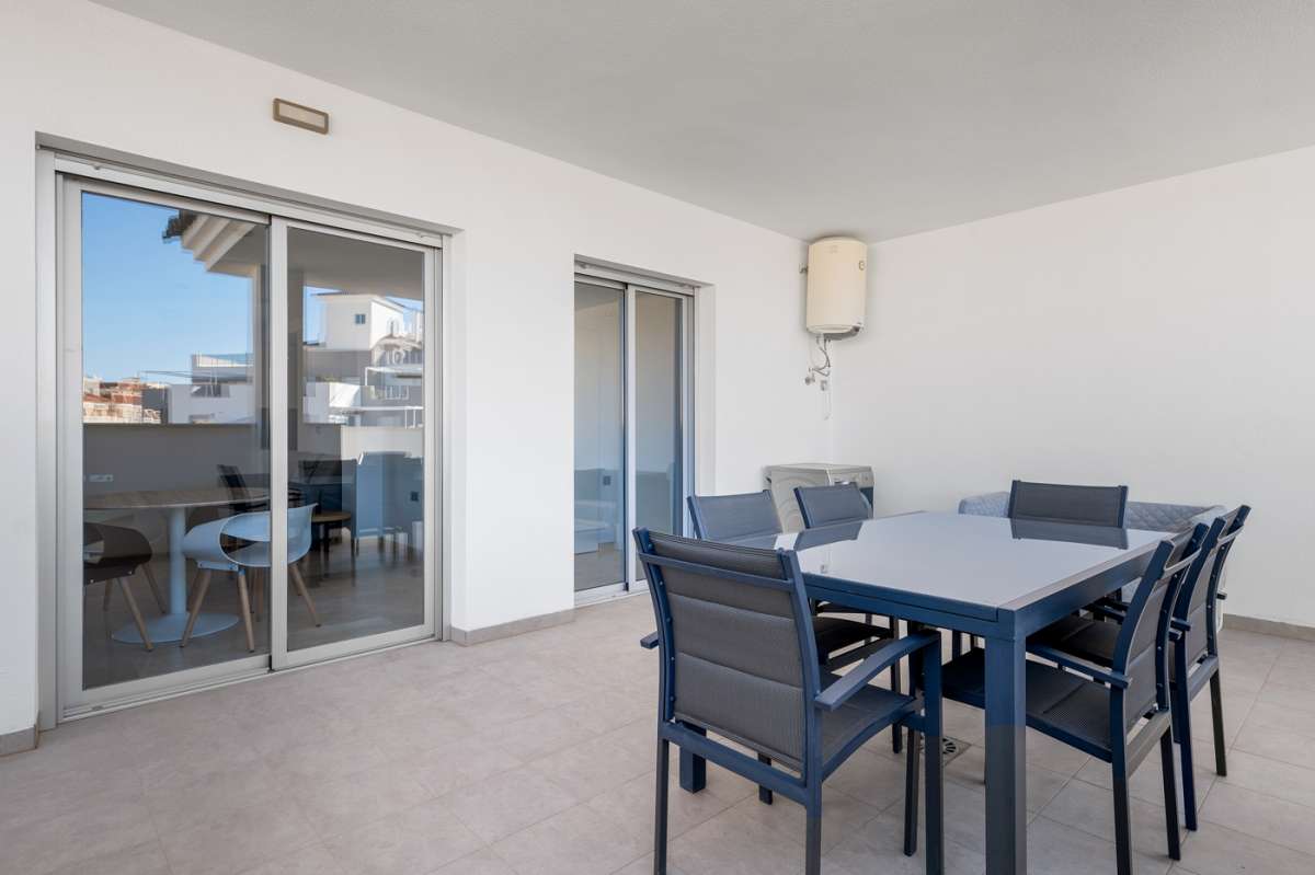 Resale - 3 Bedroom 2 Bathroom Apartment in Villamartín - - Alicante Resale - 3 Bedroom 2 Bathroom Apartment in Villamartín - - Alicante