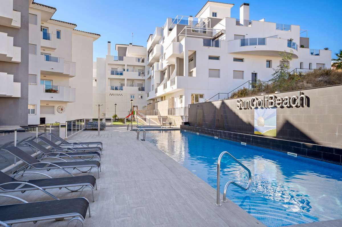 Resale - 3 Bedroom 2 Bathroom Apartment in Villamartín - - Alicante Resale - 3 Bedroom 2 Bathroom Apartment in Villamartín - - Alicante
