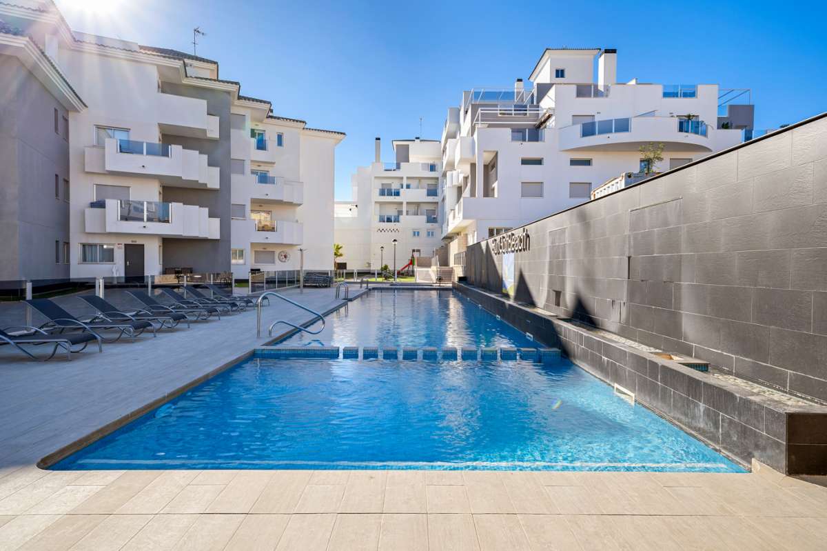 Resale - 3 Bedroom 2 Bathroom Apartment in Villamartín - - Alicante Resale - 3 Bedroom 2 Bathroom Apartment in Villamartín - - Alicante