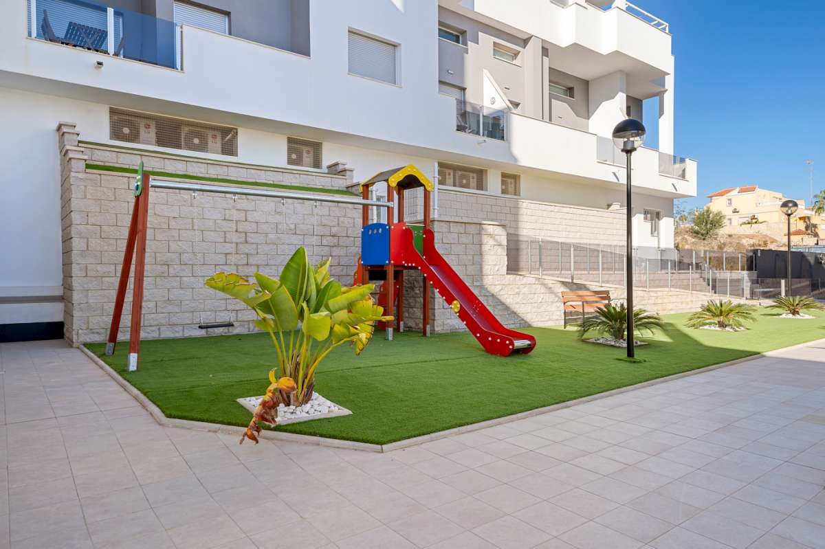 Resale - 3 Bedroom 2 Bathroom Apartment in Villamartín - - Alicante Resale - 3 Bedroom 2 Bathroom Apartment in Villamartín - - Alicante