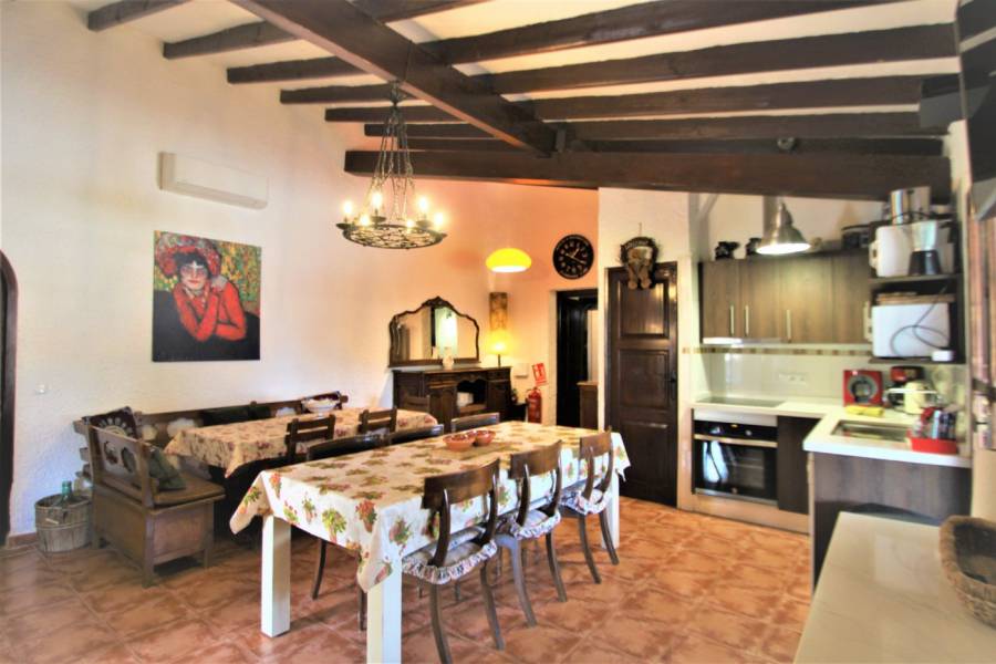 Resale - 9 Bedroom 8 Bathroom Villa in Cabo Roig - - Alicante Resale - 9 Bedroom 8 Bathroom Villa in Cabo Roig - - Alicante