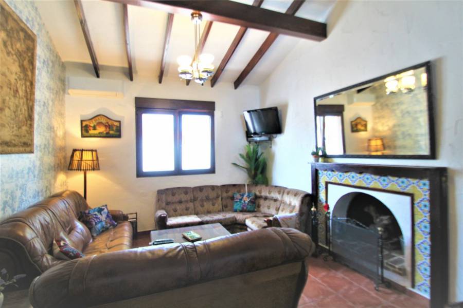 Resale - 9 Bedroom 8 Bathroom Villa in Cabo Roig - - Alicante Resale - 9 Bedroom 8 Bathroom Villa in Cabo Roig - - Alicante