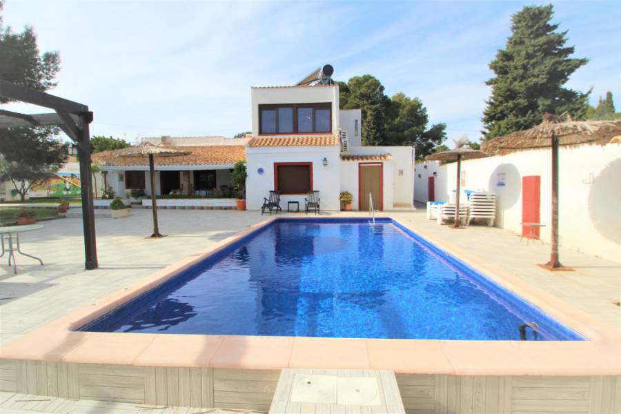 Resale - 9 Bedroom 8 Bathroom Villa in Cabo Roig - - Alicante Resale - 9 Bedroom 8 Bathroom Villa in Cabo Roig - - Alicante