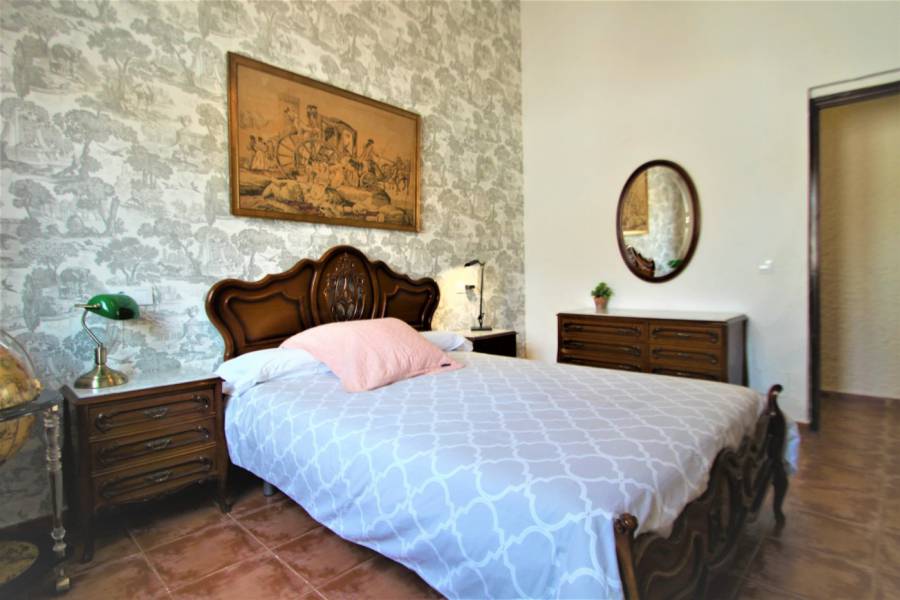 Resale - 9 Bedroom 8 Bathroom Villa in Cabo Roig - - Alicante Resale - 9 Bedroom 8 Bathroom Villa in Cabo Roig - - Alicante