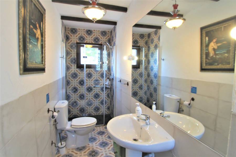 Resale - 9 Bedroom 8 Bathroom Villa in Cabo Roig - - Alicante Resale - 9 Bedroom 8 Bathroom Villa in Cabo Roig - - Alicante