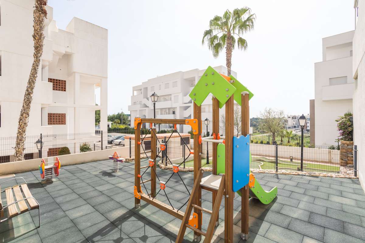 Resale - 2 Bedroom 1 Bathroom Apartment in Villamartín - - Alicante Resale - 2 Bedroom 1 Bathroom Apartment in Villamartín - - Alicante