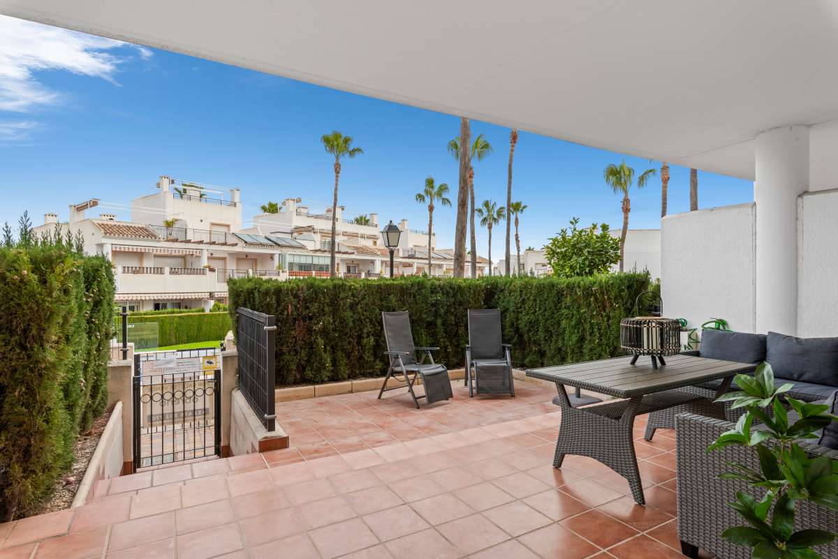 Resale - 2 Bedroom 1 Bathroom Apartment in Villamartín - - Alicante Resale - 2 Bedroom 1 Bathroom Apartment in Villamartín - - Alicante