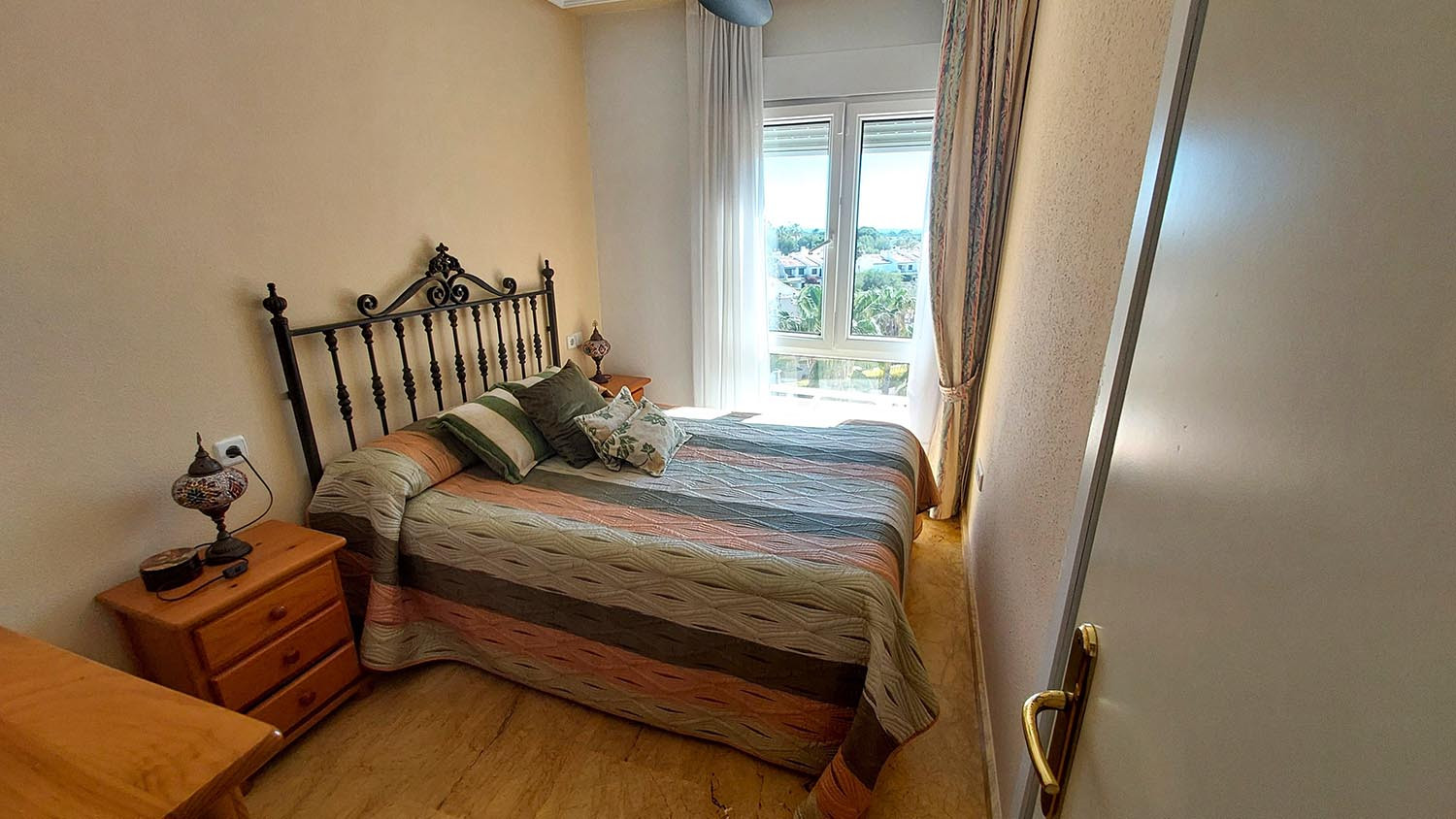 Resale - 4 Bedroom 3 Bathroom Flat / Apartment in Orihuela Costa - Cabo Roig - Alicante Resale - 4 Bedroom 3 Bathroom Flat / Apartment in Orihuela Costa - Cabo Roig - Alicante