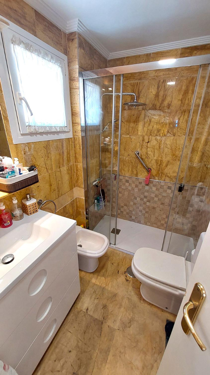 Resale - 4 Bedroom 3 Bathroom Flat / Apartment in Orihuela Costa - Cabo Roig - Alicante Resale - 4 Bedroom 3 Bathroom Flat / Apartment in Orihuela Costa - Cabo Roig - Alicante