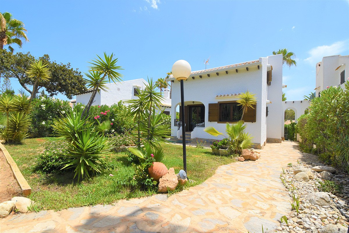5 Bedroom 3 Bathroom Villa in Orihuela Costa