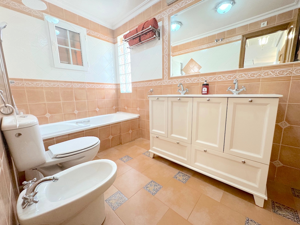 Sold - 4 Bedroom 3 Bathroom Villa in Orihuela Costa - Villamartin - Alicante Sold - 4 Bedroom 3 Bathroom Villa in Orihuela Costa - Villamartin - Alicante