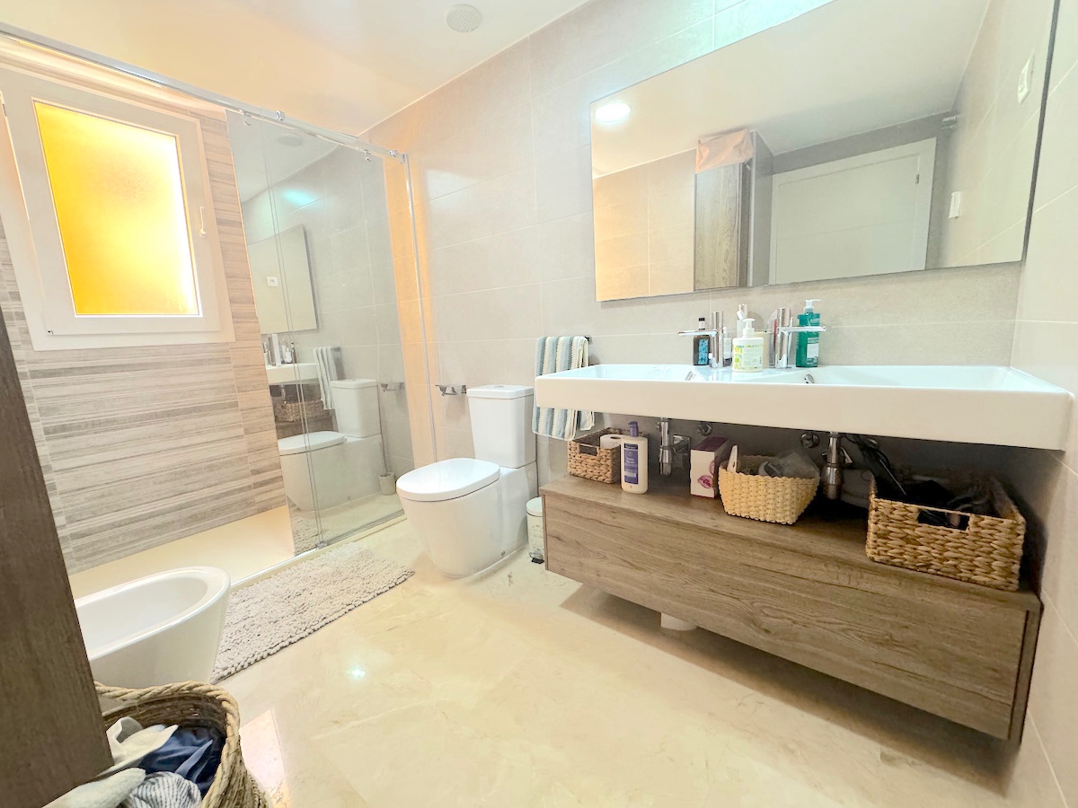 Resale - 2 Bedroom 2 Bathroom Flat / Apartment in Orihuela Costa - Punta Prima - Alicante Resale - 2 Bedroom 2 Bathroom Flat / Apartment in Orihuela Costa - Punta Prima - Alicante