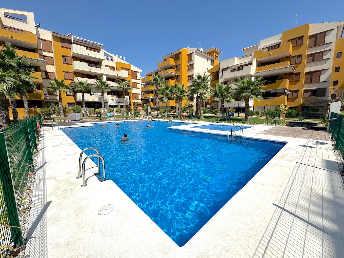 Resale - 2 Bedroom 2 Bathroom Flat / Apartment in Orihuela Costa - Punta Prima - Alicante Resale - 2 Bedroom 2 Bathroom Flat / Apartment in Orihuela Costa - Punta Prima - Alicante