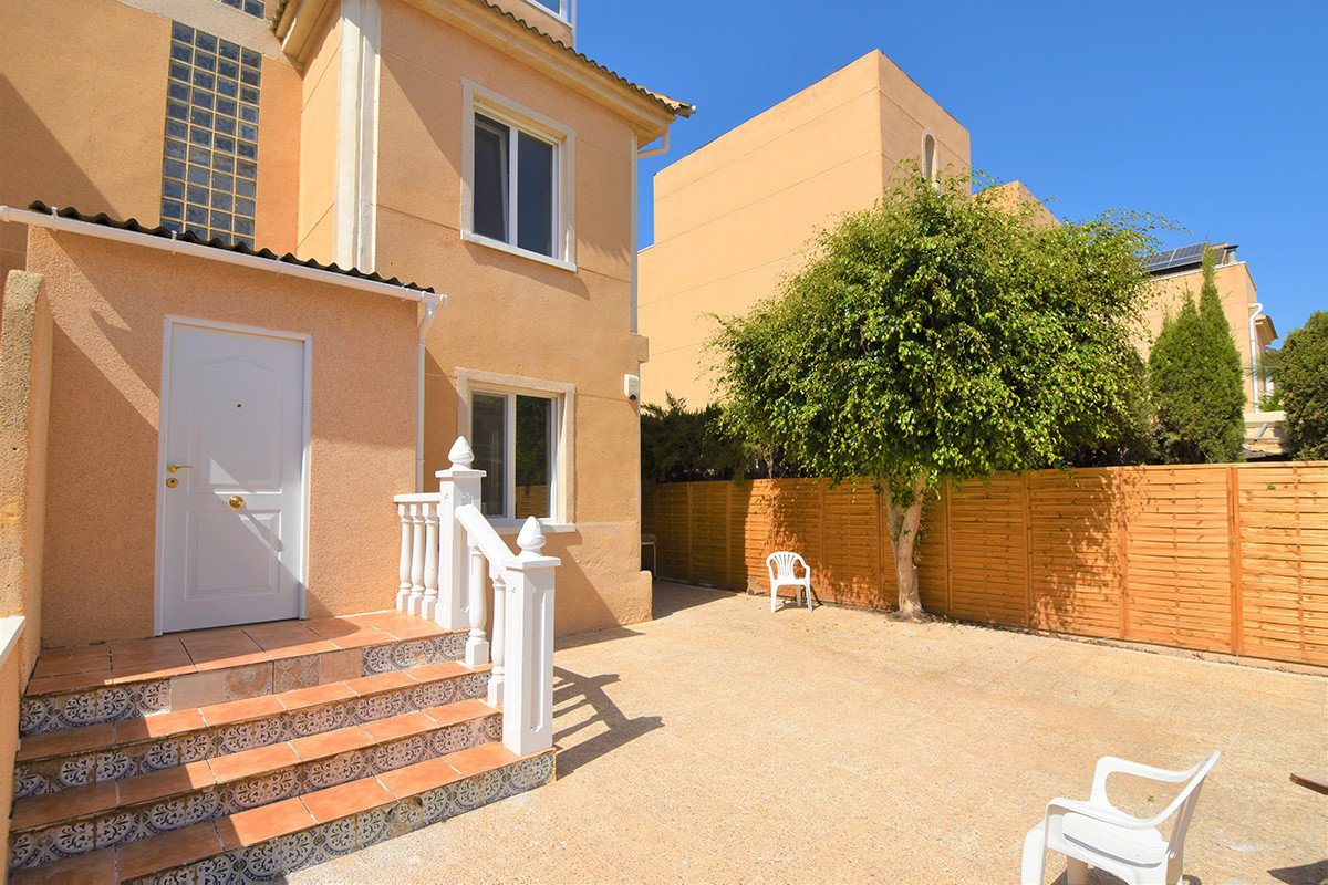 5 Bedroom 4 Bathroom Villa in Orihuela Costa