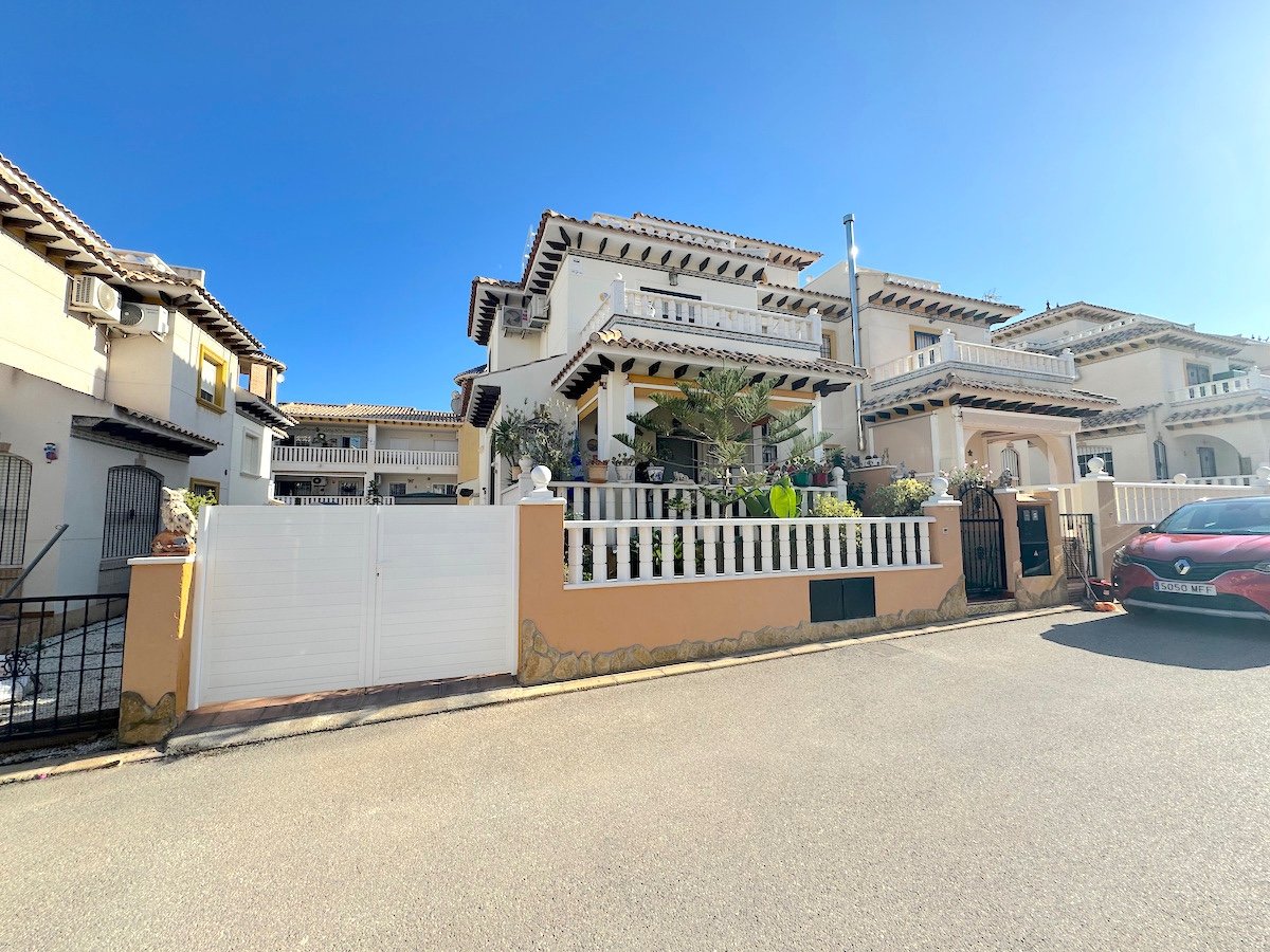 2 Bedroom 2 Bathroom Townhouse in Orihuela Costa