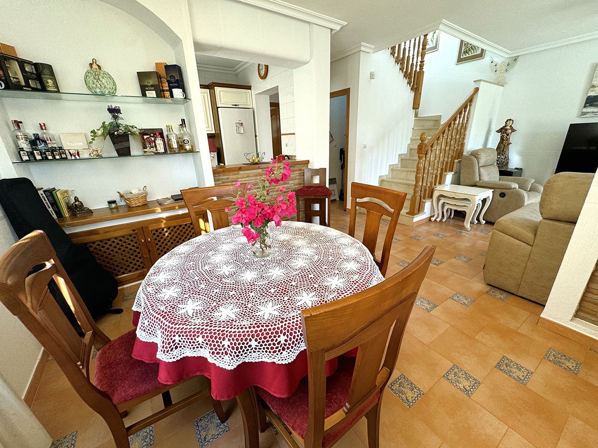 Resale - 3 Bedroom 2 Bathroom Villa in Orihuela Costa - Villamartin - Alicante Resale - 3 Bedroom 2 Bathroom Villa in Orihuela Costa - Villamartin - Alicante