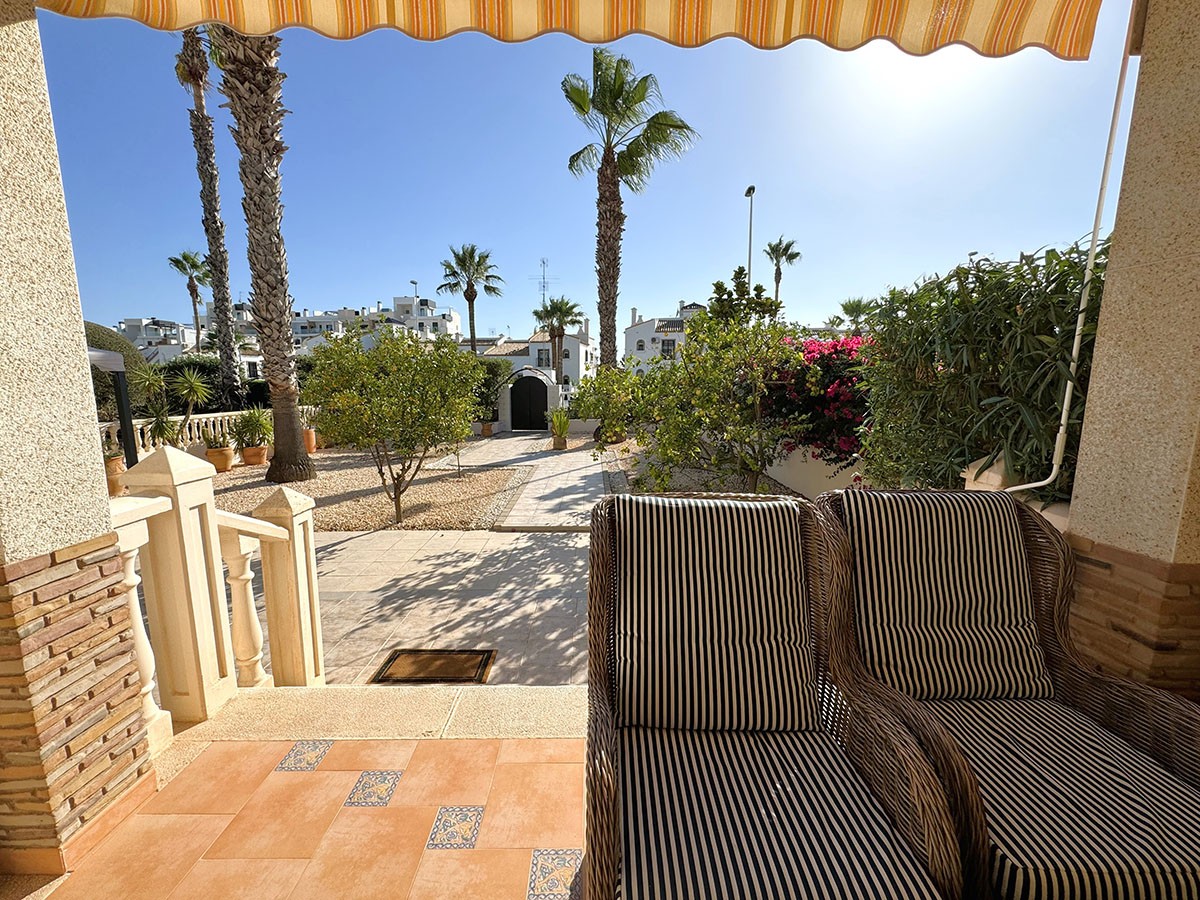 Resale - 3 Bedroom 2 Bathroom Villa in Orihuela Costa - Villamartin - Alicante Resale - 3 Bedroom 2 Bathroom Villa in Orihuela Costa - Villamartin - Alicante