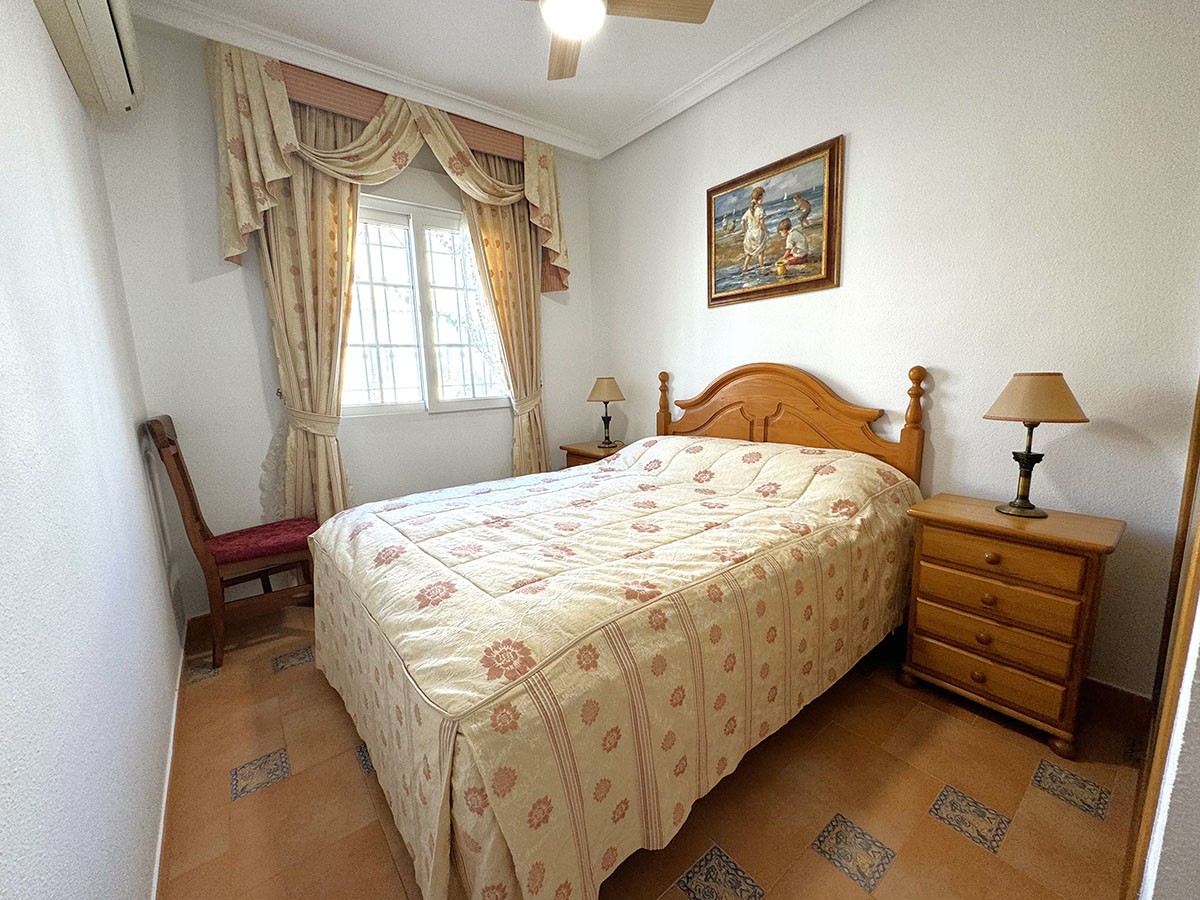 Resale - 3 Bedroom 2 Bathroom Villa in Orihuela Costa - Villamartin - Alicante Resale - 3 Bedroom 2 Bathroom Villa in Orihuela Costa - Villamartin - Alicante