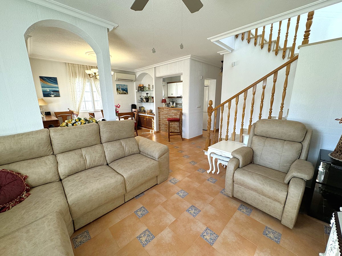 Resale - 3 Bedroom 2 Bathroom Villa in Orihuela Costa - Villamartin - Alicante Resale - 3 Bedroom 2 Bathroom Villa in Orihuela Costa - Villamartin - Alicante