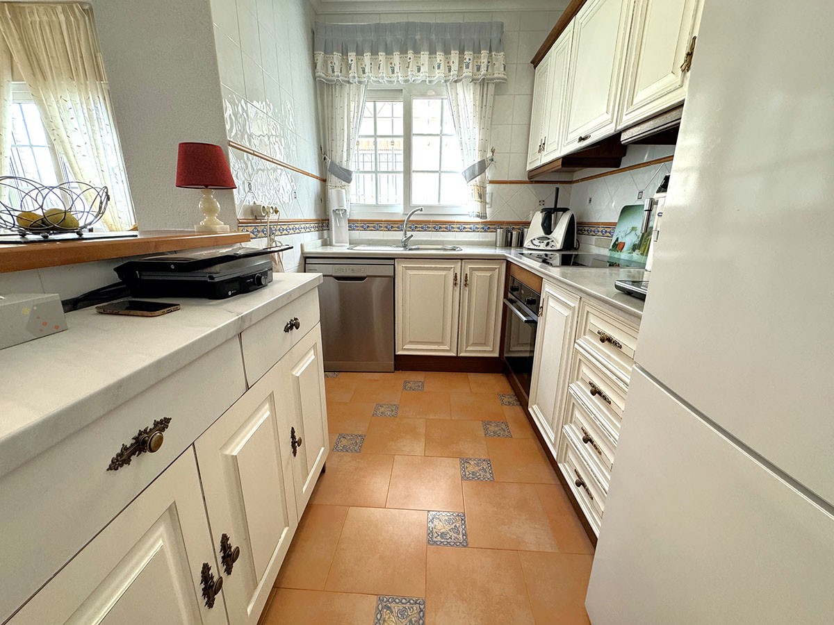 Resale - 3 Bedroom 2 Bathroom Villa in Orihuela Costa - Villamartin - Alicante Resale - 3 Bedroom 2 Bathroom Villa in Orihuela Costa - Villamartin - Alicante