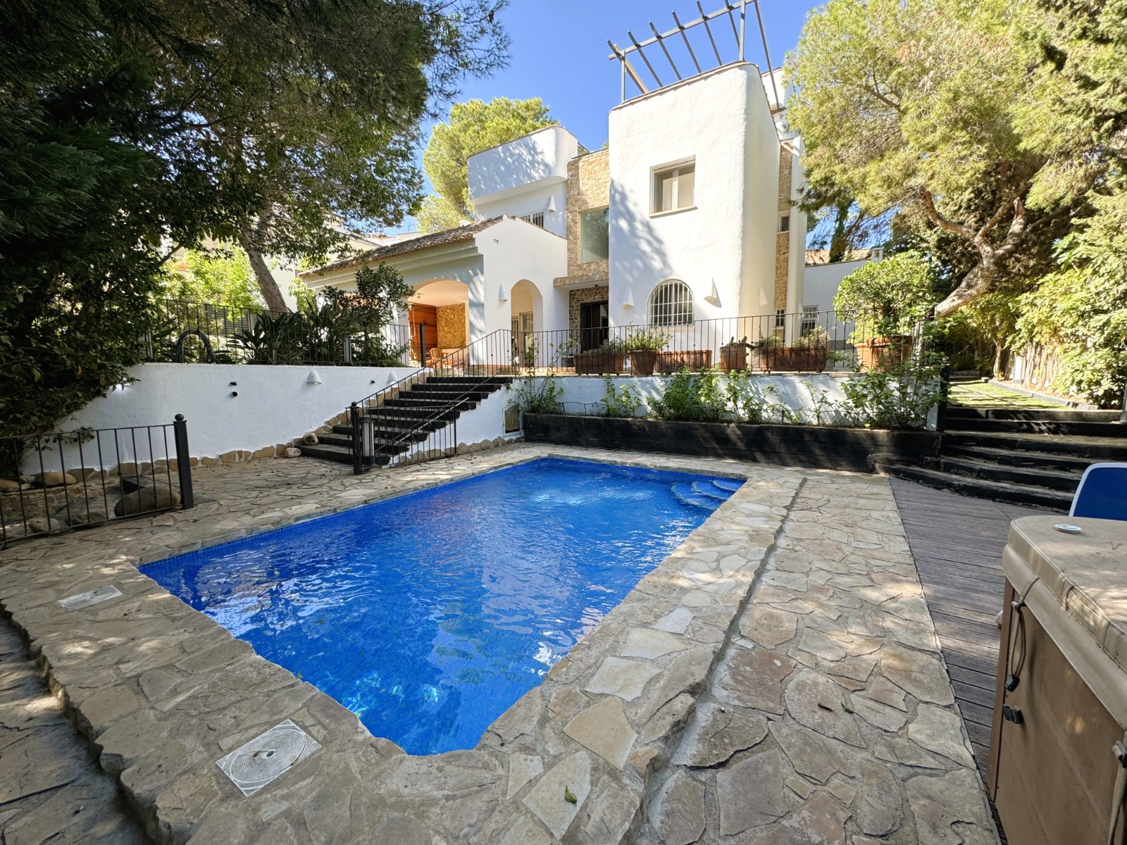 Resale - 5 Bedroom 4 Bathroom Villa in Orihuela Costa - Campoamor - Alicante Resale - 5 Bedroom 4 Bathroom Villa in Orihuela Costa - Campoamor - Alicante