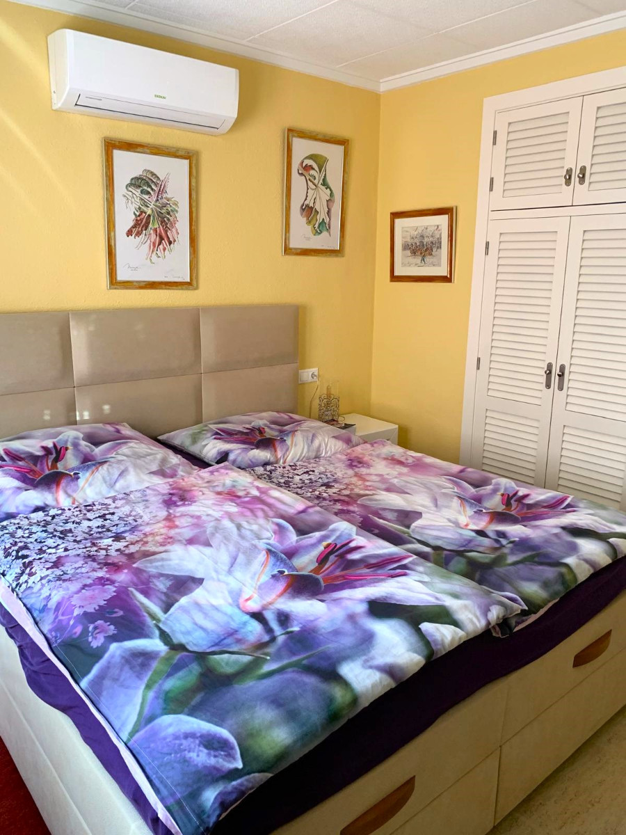 Resale - 3 Bedroom 2 Bathroom Villa in Orihuela Costa - Mil Palmeras - Alicante Resale - 3 Bedroom 2 Bathroom Villa in Orihuela Costa - Mil Palmeras - Alicante