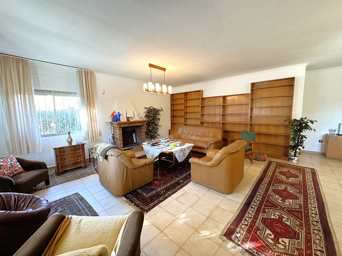 Resale - 3 Bedroom 2 Bathroom Villa in Orihuela Costa - La Zenia - Alicante Resale - 3 Bedroom 2 Bathroom Villa in Orihuela Costa - La Zenia - Alicante