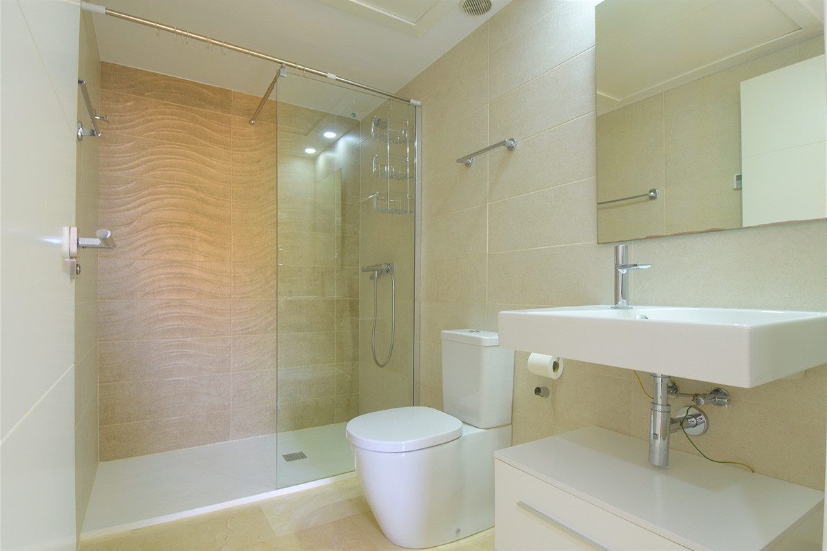 Resale - 3 Bedroom 2 Bathroom Flat / Apartment in Orihuela Costa - Punta Prima - Alicante