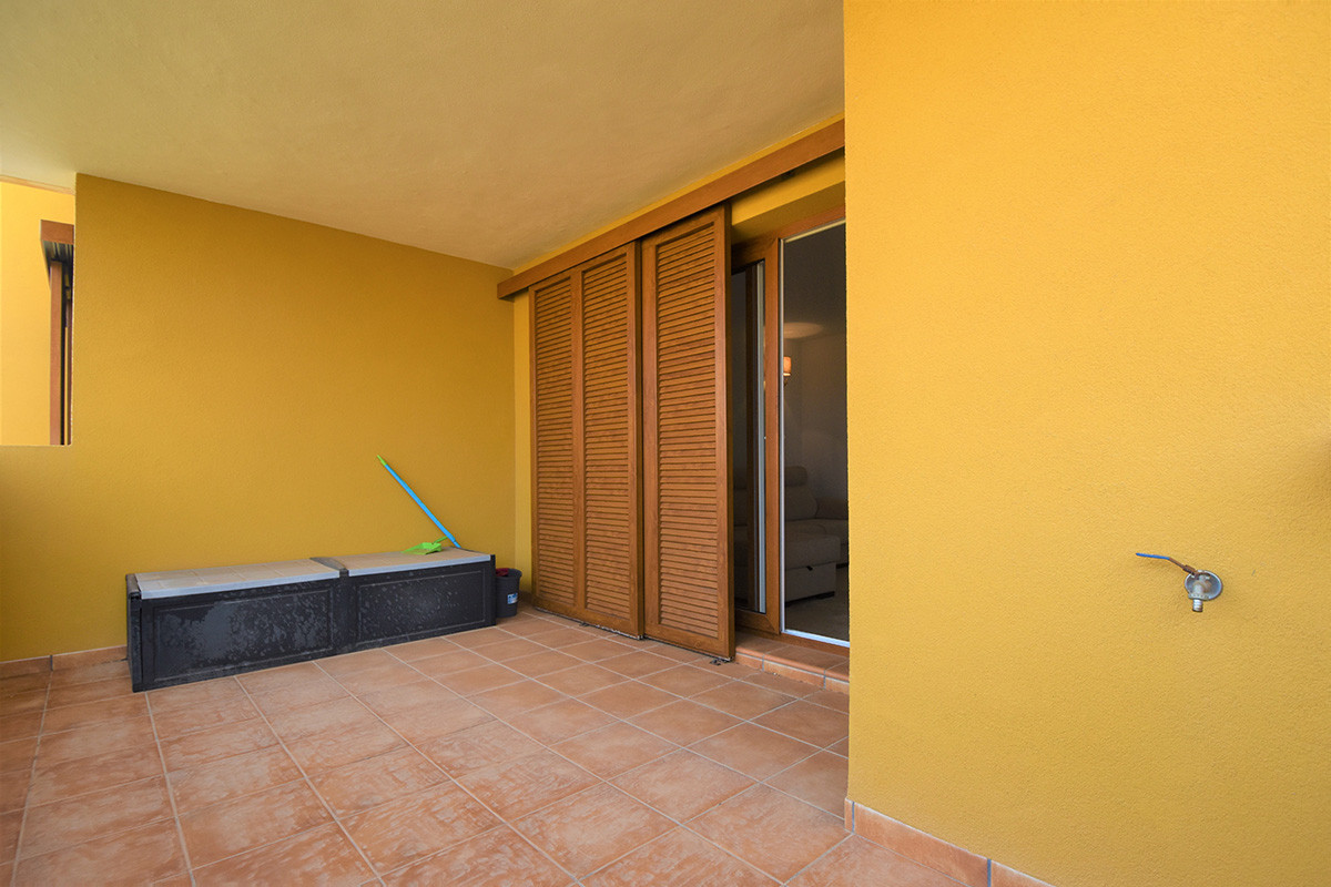 Resale - 3 Bedroom 2 Bathroom Flat / Apartment in Orihuela Costa - Punta Prima - Alicante