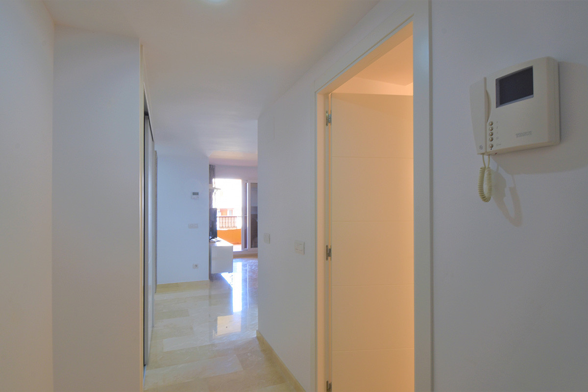 Resale - 3 Bedroom 2 Bathroom Flat / Apartment in Orihuela Costa - Punta Prima - Alicante