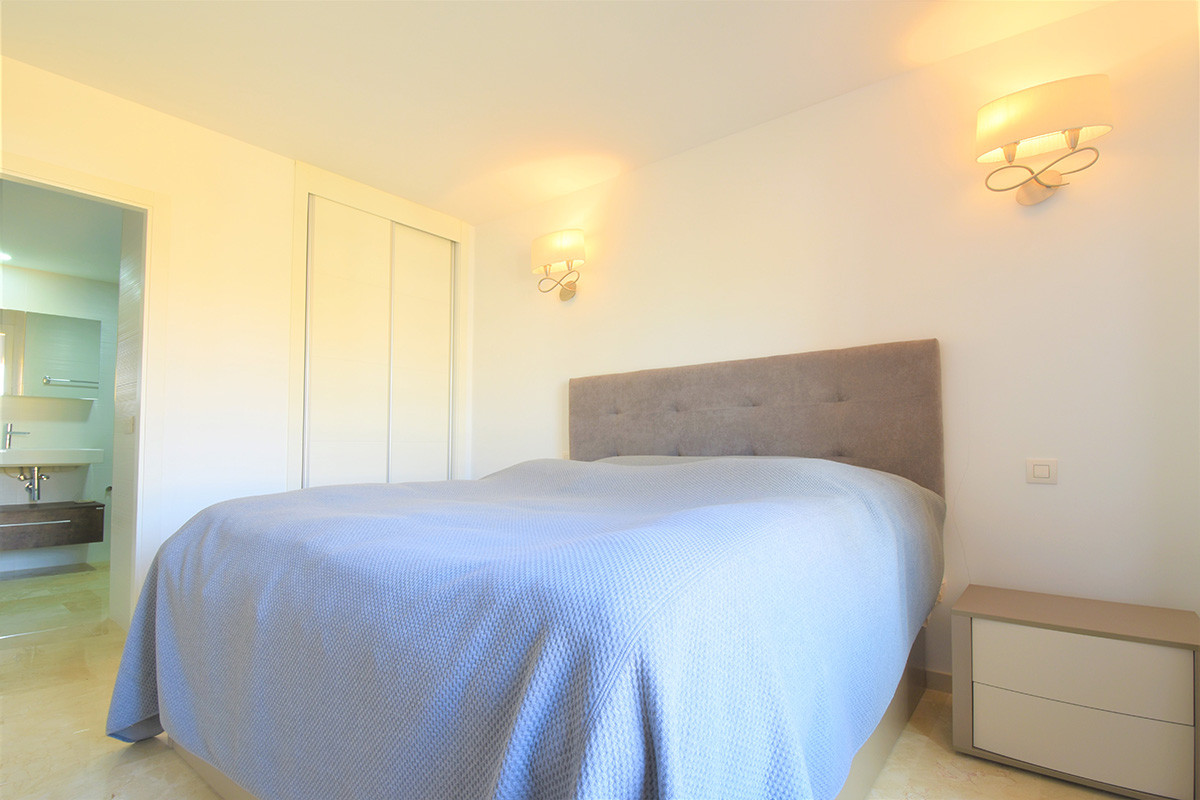 Resale - 3 Bedroom 2 Bathroom Flat / Apartment in Orihuela Costa - Punta Prima - Alicante