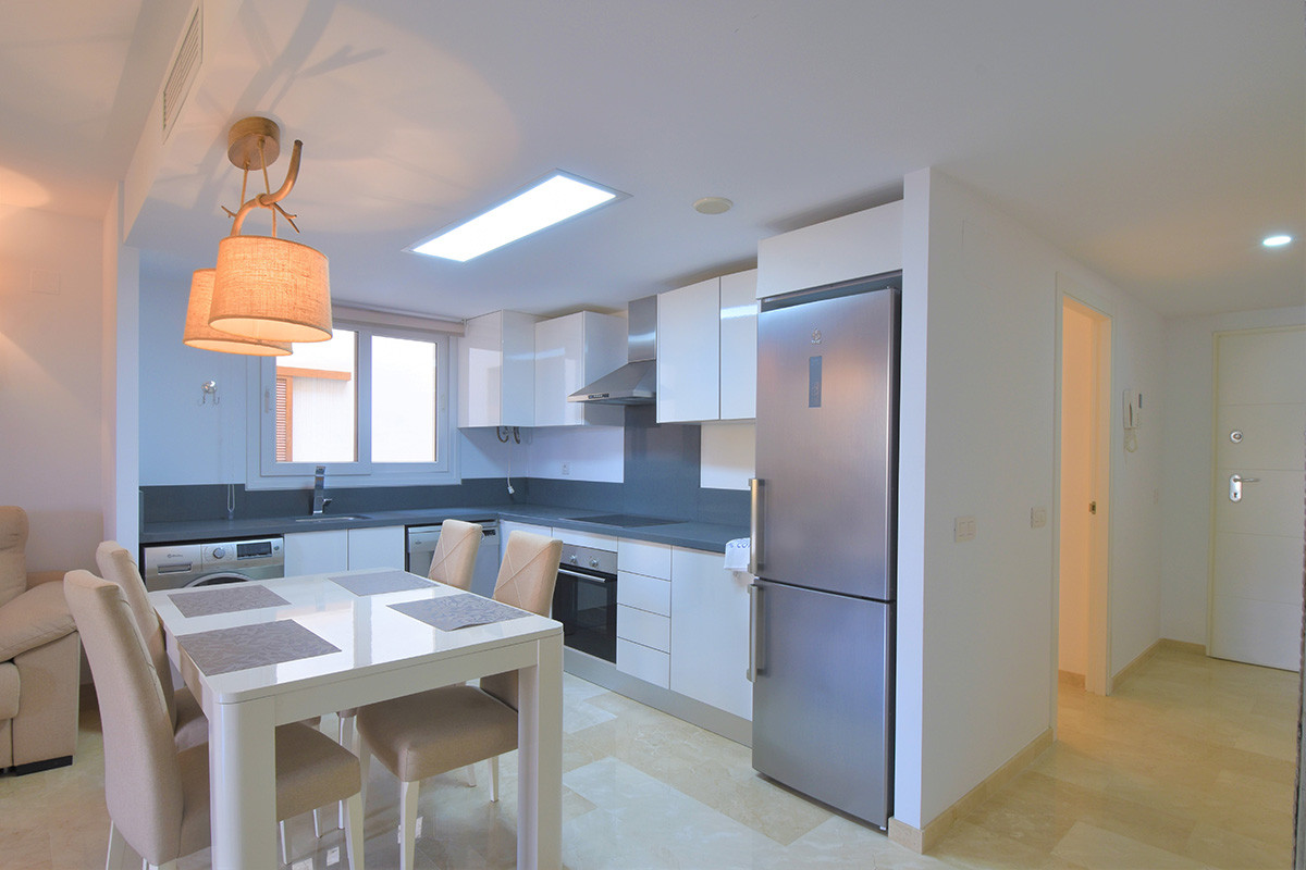 Resale - 3 Bedroom 2 Bathroom Flat / Apartment in Orihuela Costa - Punta Prima - Alicante