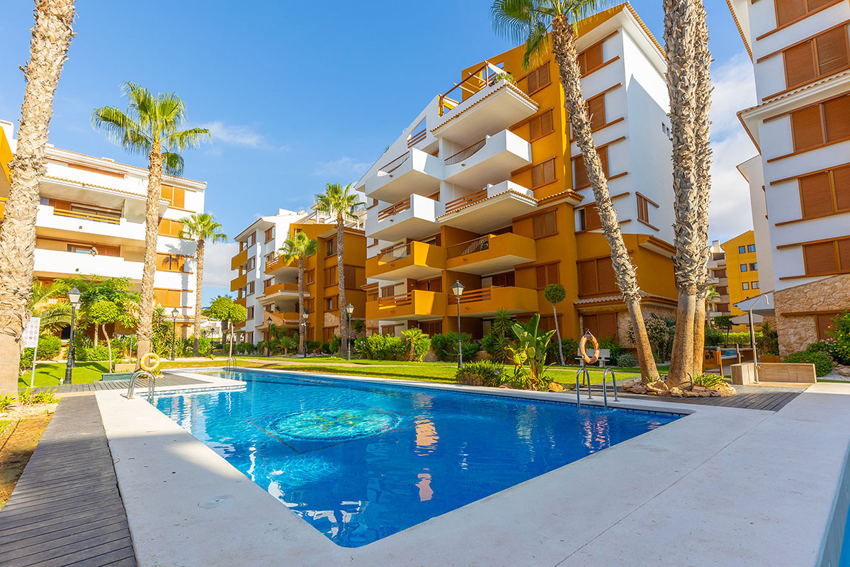 Resale - 3 Bedroom 2 Bathroom Flat / Apartment in Orihuela Costa - Punta Prima - Alicante