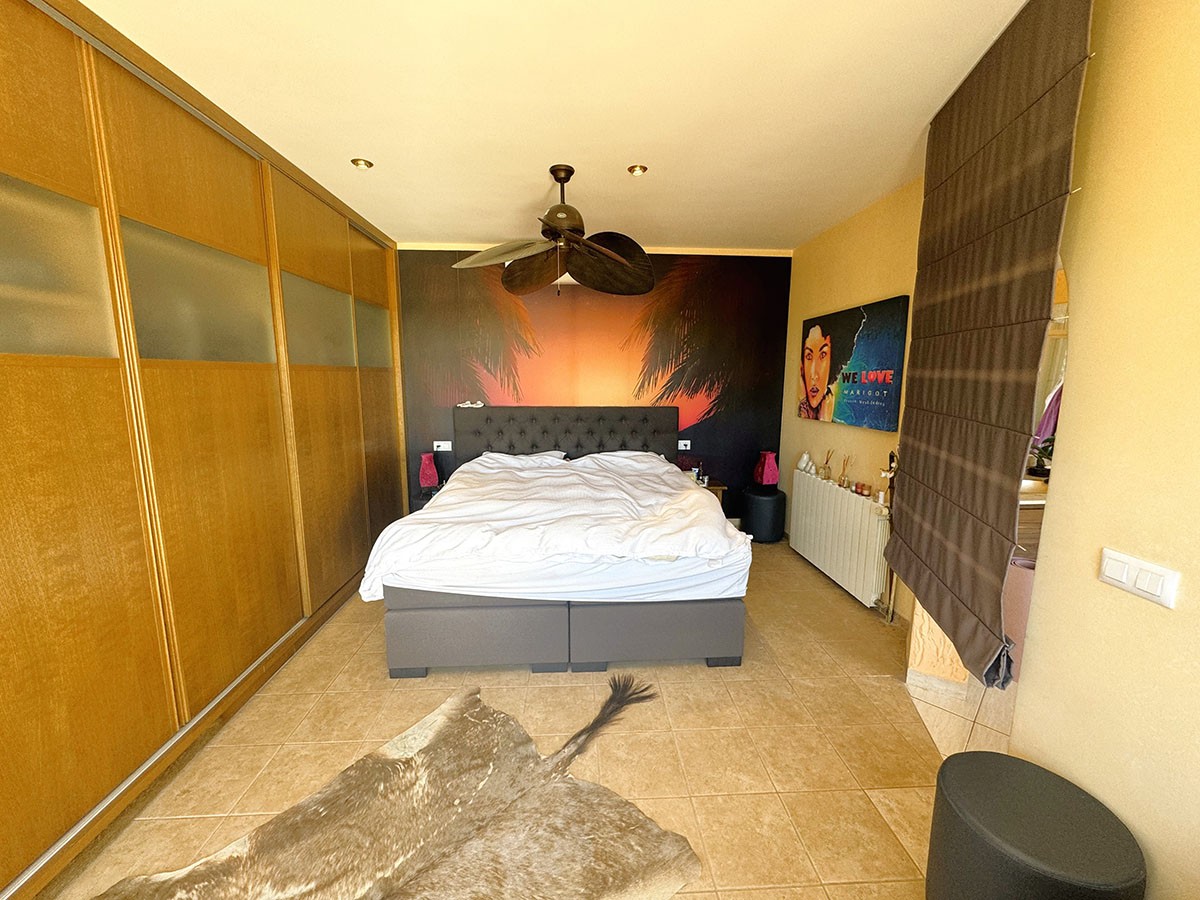 Resale - 5 Bedroom 3 Bathroom Villa in Orihuela Costa - La Zenia - Alicante Resale - 5 Bedroom 3 Bathroom Villa in Orihuela Costa - La Zenia - Alicante