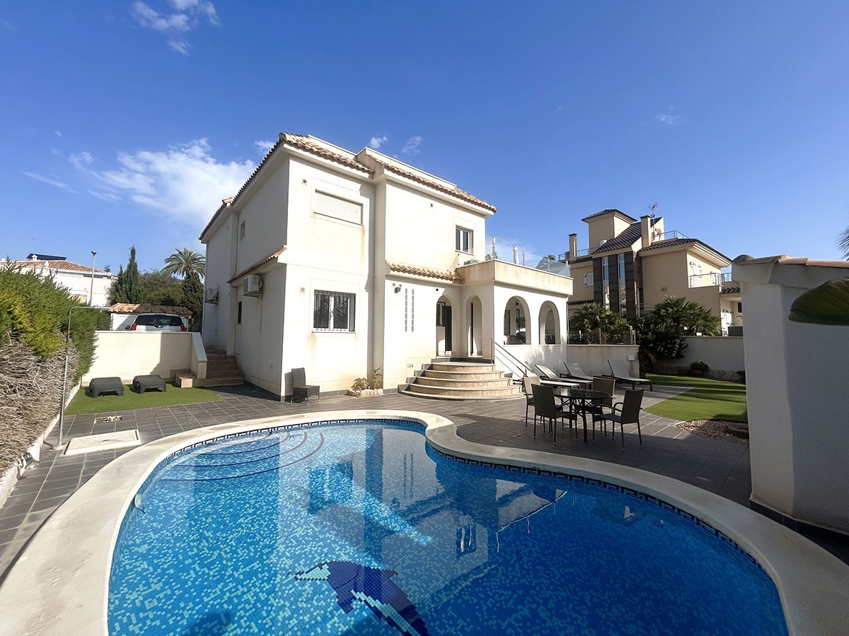 Sold - 6 Bedroom 4 Bathroom Villa in Orihuela Costa - La Zenia - Alicante Sold - 6 Bedroom 4 Bathroom Villa in Orihuela Costa - La Zenia - Alicante