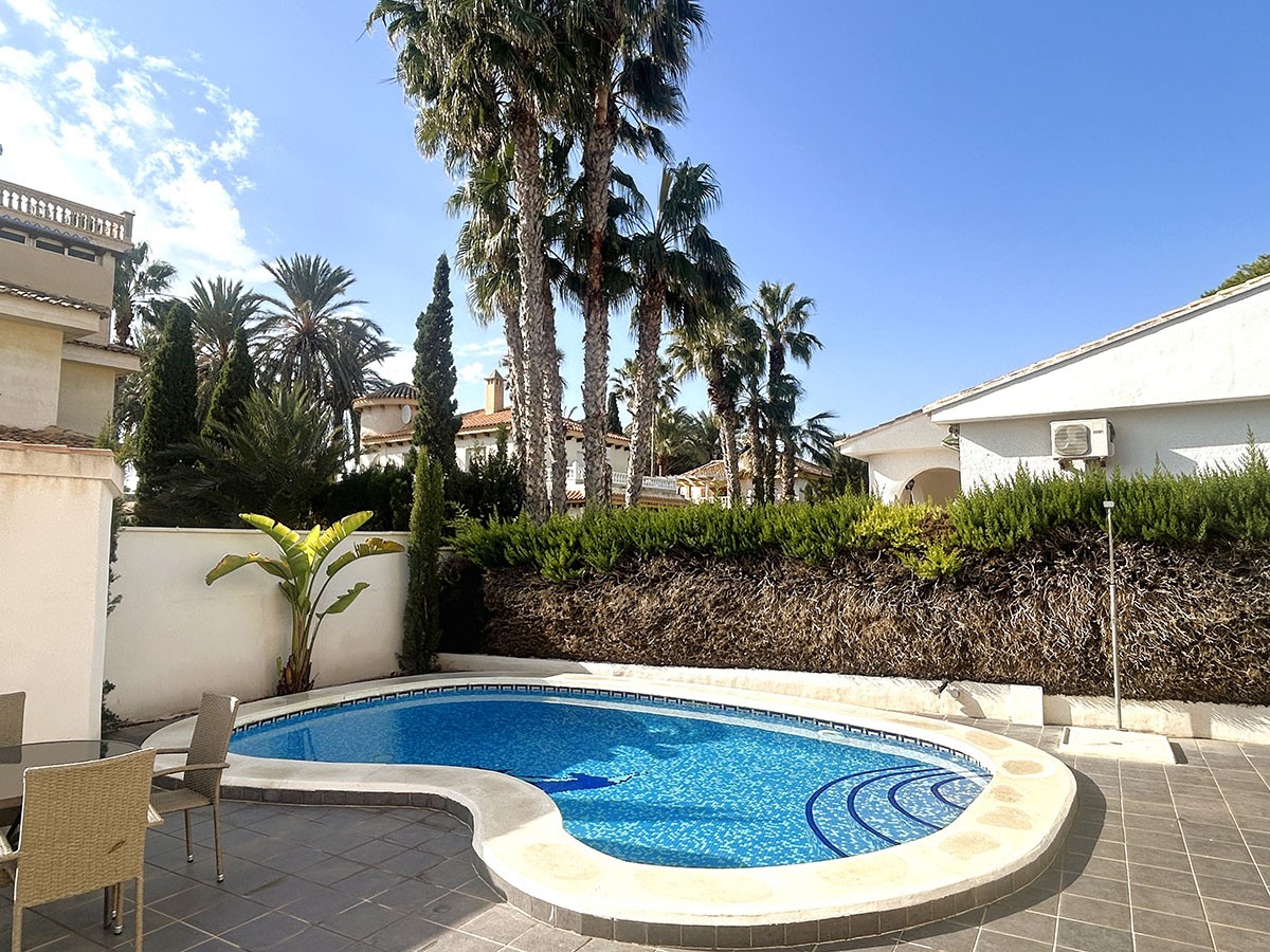 Sold - 6 Bedroom 4 Bathroom Villa in Orihuela Costa - La Zenia - Alicante Sold - 6 Bedroom 4 Bathroom Villa in Orihuela Costa - La Zenia - Alicante
