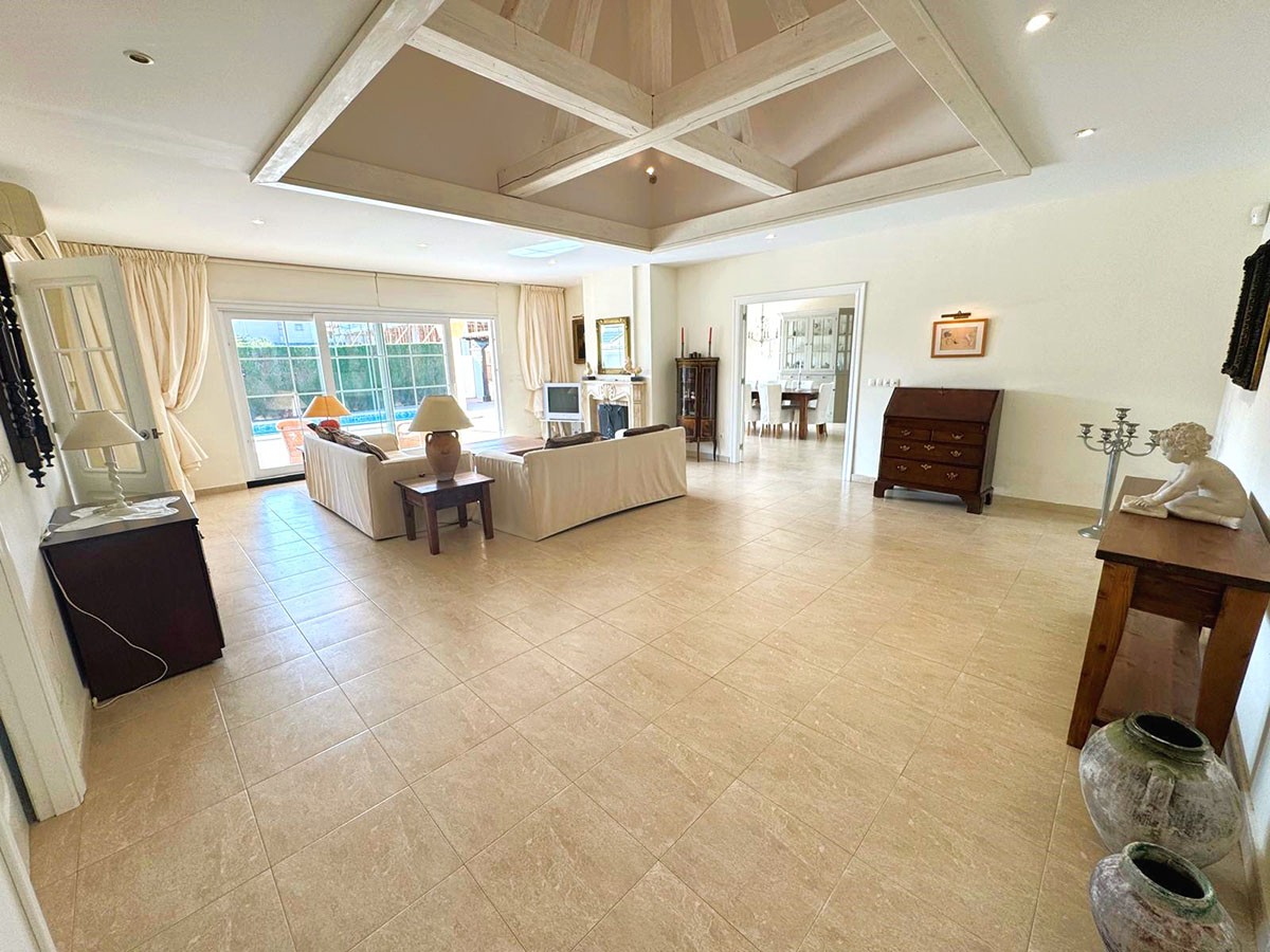 Resale - 4 Bedroom 3 Bathroom Villa in Orihuela Costa - Playa Flamenca - Alicante Resale - 4 Bedroom 3 Bathroom Villa in Orihuela Costa - Playa Flamenca - Alicante