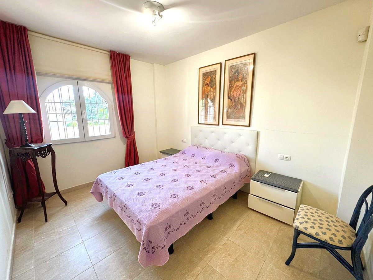 Resale - 4 Bedroom 3 Bathroom Villa in Orihuela Costa - Playa Flamenca - Alicante Resale - 4 Bedroom 3 Bathroom Villa in Orihuela Costa - Playa Flamenca - Alicante