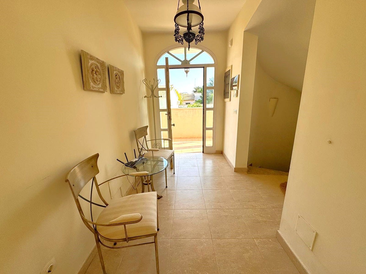 Resale - 4 Bedroom 3 Bathroom Villa in Orihuela Costa - Playa Flamenca - Alicante Resale - 4 Bedroom 3 Bathroom Villa in Orihuela Costa - Playa Flamenca - Alicante